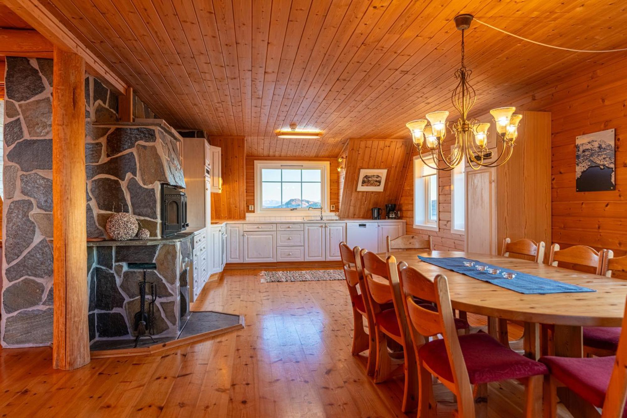 Отель Henningsvaer Rorbuer Экстерьер фото